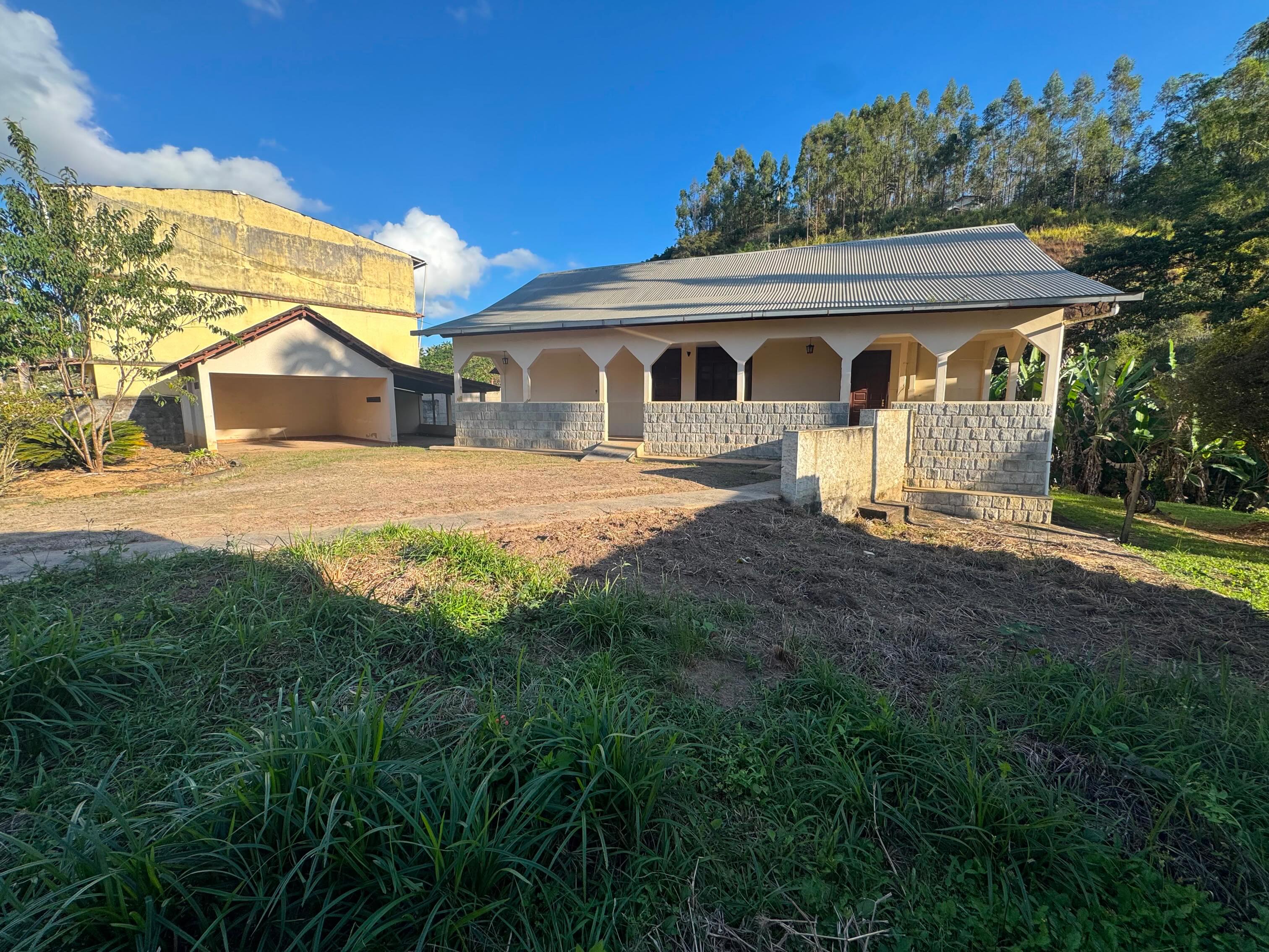 CASA DISPONÍVEL PARA VENDA