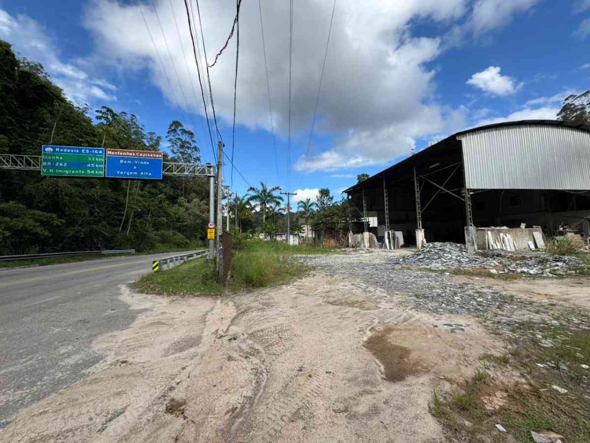 GALPÃO DISPONÍVEL PARA LOCAÇÃO
